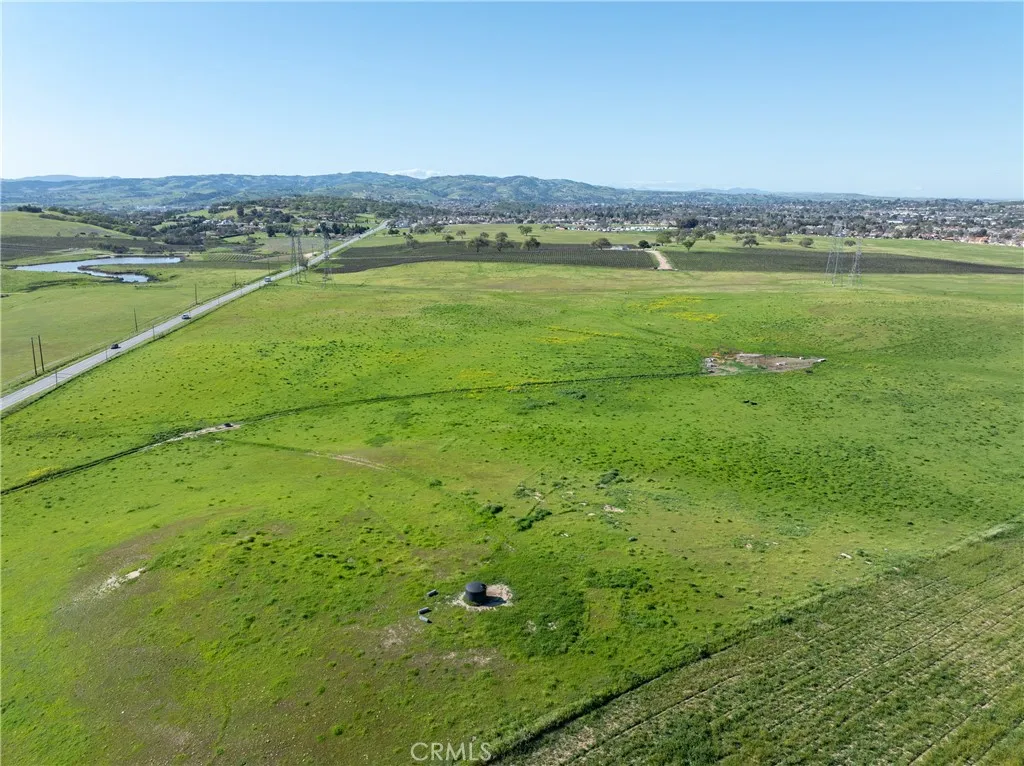 0 Creston Paso Robles, CA 93446 - Photo 24 of 29 a view of an ocean and a mountain view