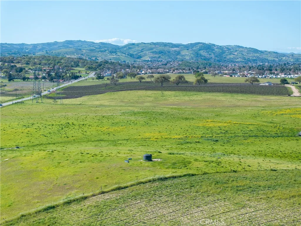 0 Creston Paso Robles, CA 93446 - Photo 25 of 29 a view of an ocean and a mountain