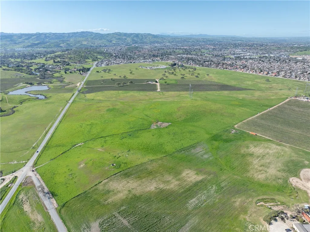 0 Creston Paso Robles, CA 93446 - Photo 26 of 29 a view of a field with an ocean