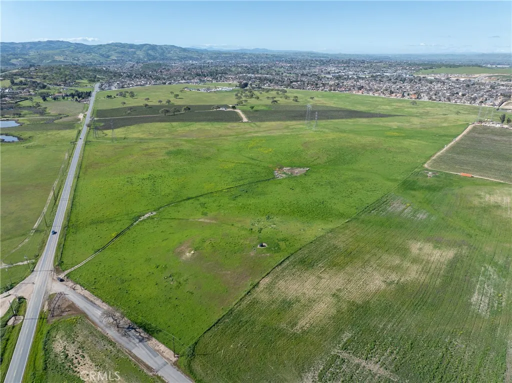 0 Creston Paso Robles, CA 93446 - Photo 27 of 29 a view of a city