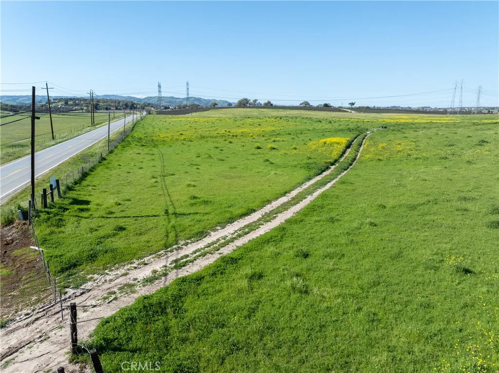 0 Creston Paso Robles, CA 93446 - Photo 29 of 29 a view of a lake with a big yard
