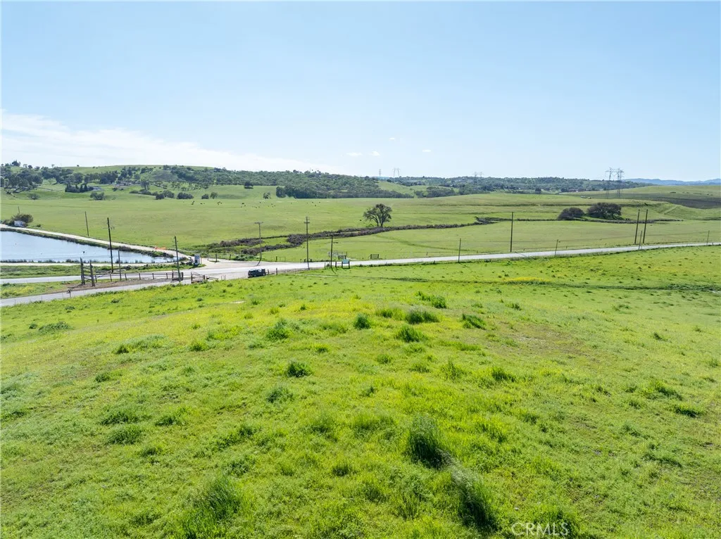 0 Creston Paso Robles, CA 93446 - Photo 4 of 29 a view of a golf course with a park