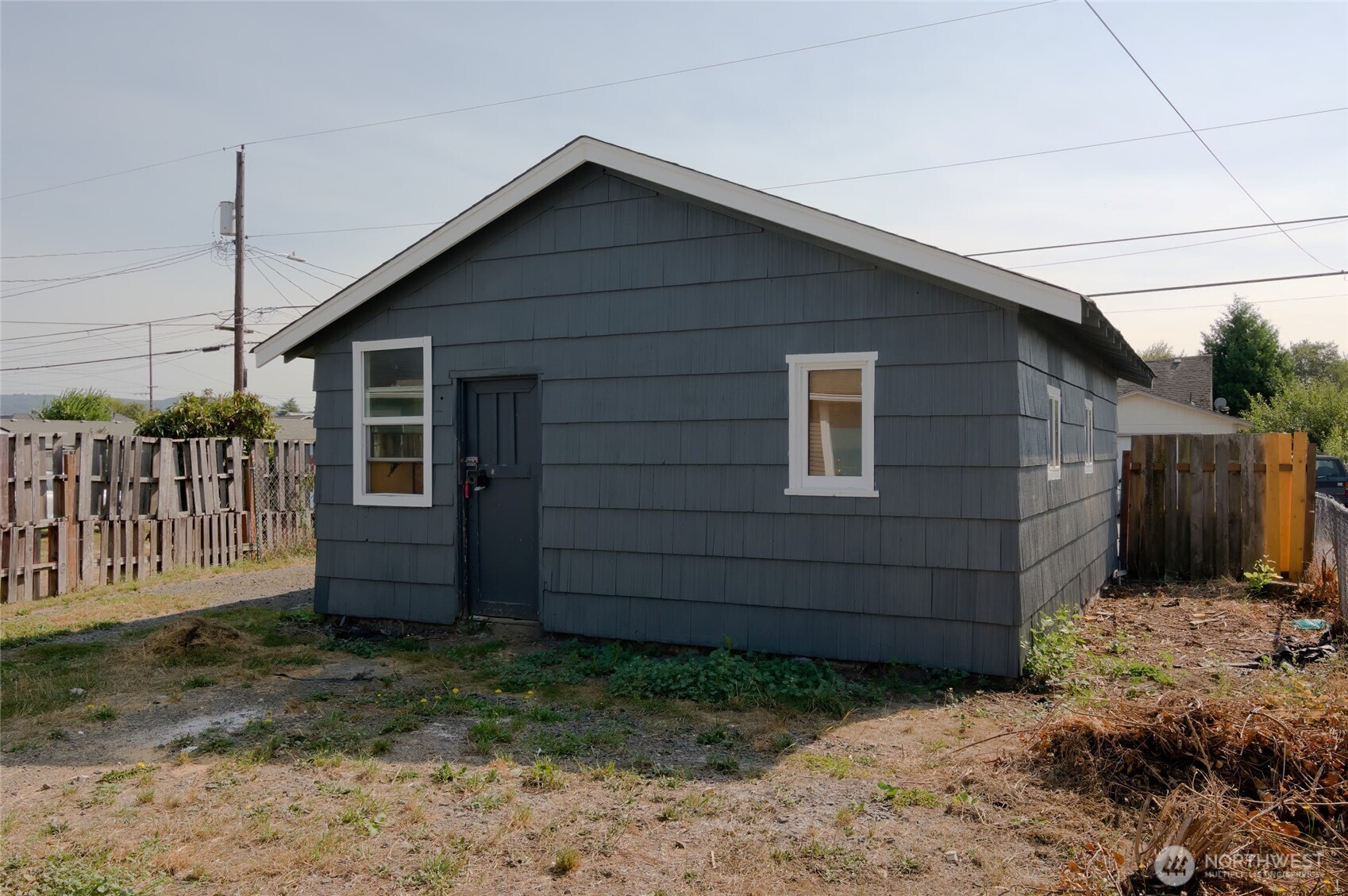 316 16th Avenue Longview, WA 98632 - Photo 17 of 19 a backyard of a house