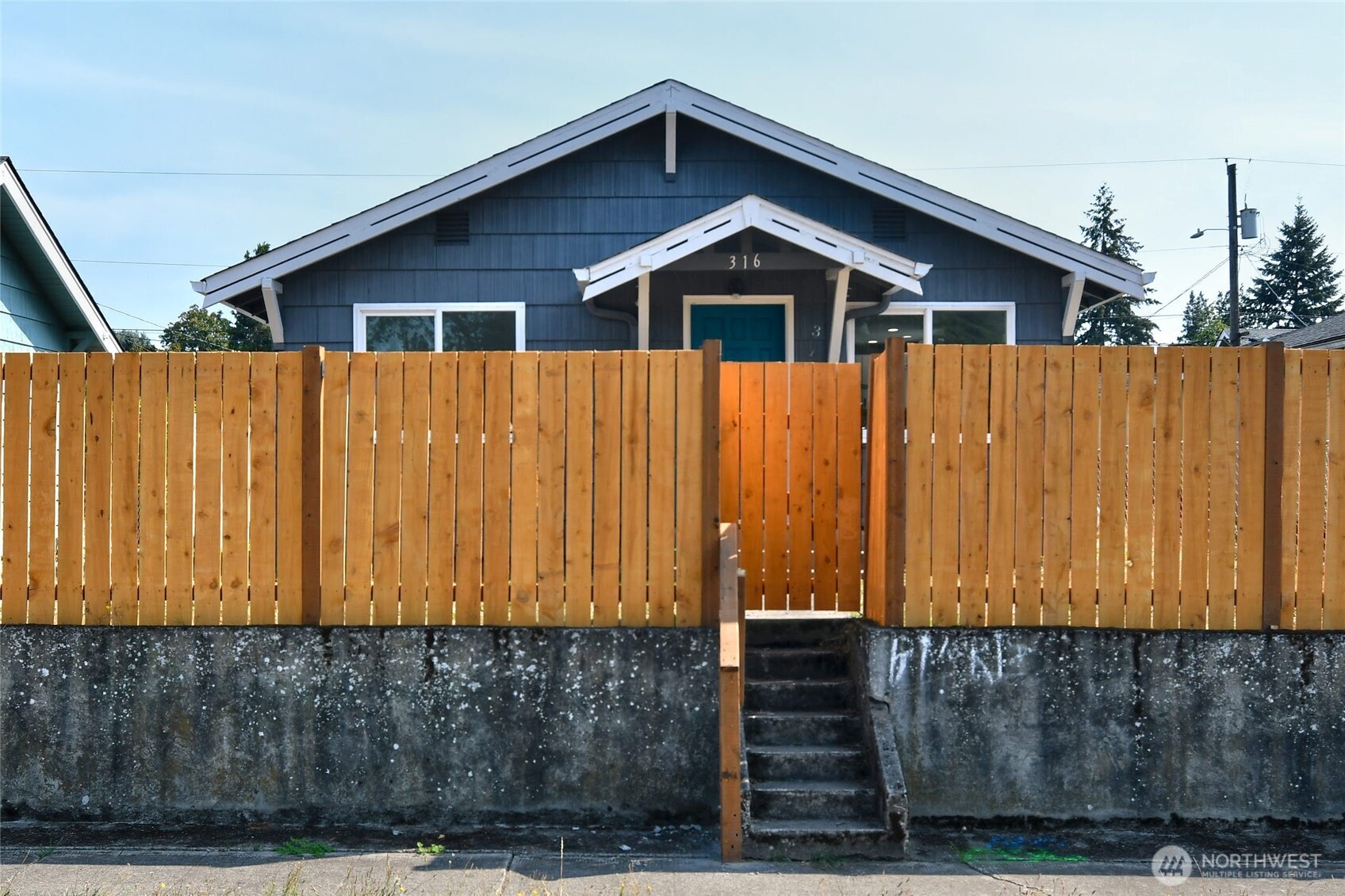 316 16th Avenue Longview, WA 98632 - Photo 19 of 19 a front view of a house with a yard
