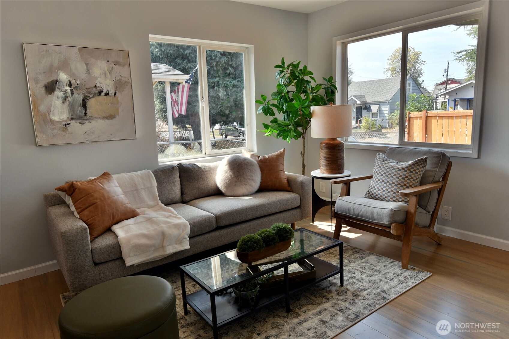 316 16th Avenue Longview, WA 98632 - Photo 4 of 19 a living room with furniture and a large window