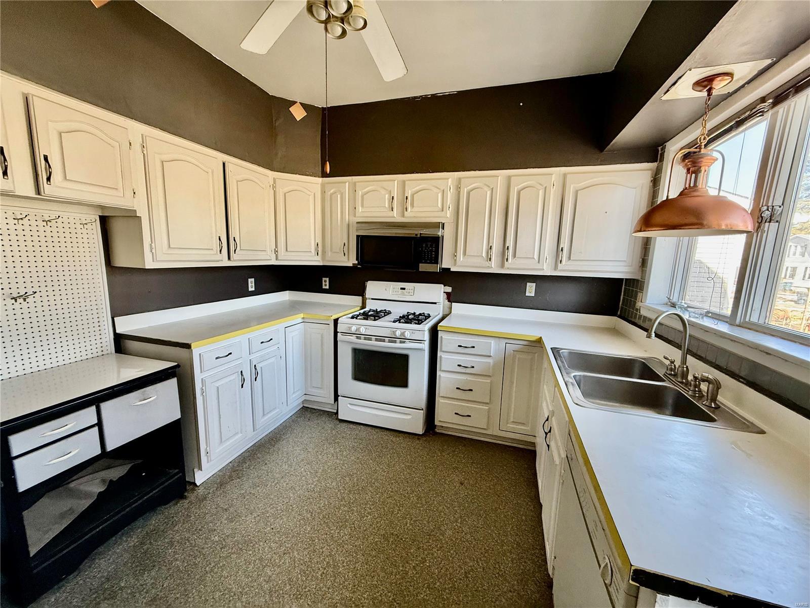 1011 Main Street Alton, IL 62002 - Photo 9 of 18