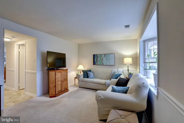 $369,000 | 4519 Appledale Court, Marshall, VA 20115