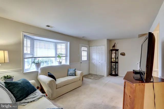 $369,000 | 4519 Appledale Court, Marshall, VA 20115