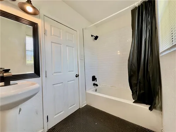 $1,850 | 433 Homer Street, New Orleans, LA 70114