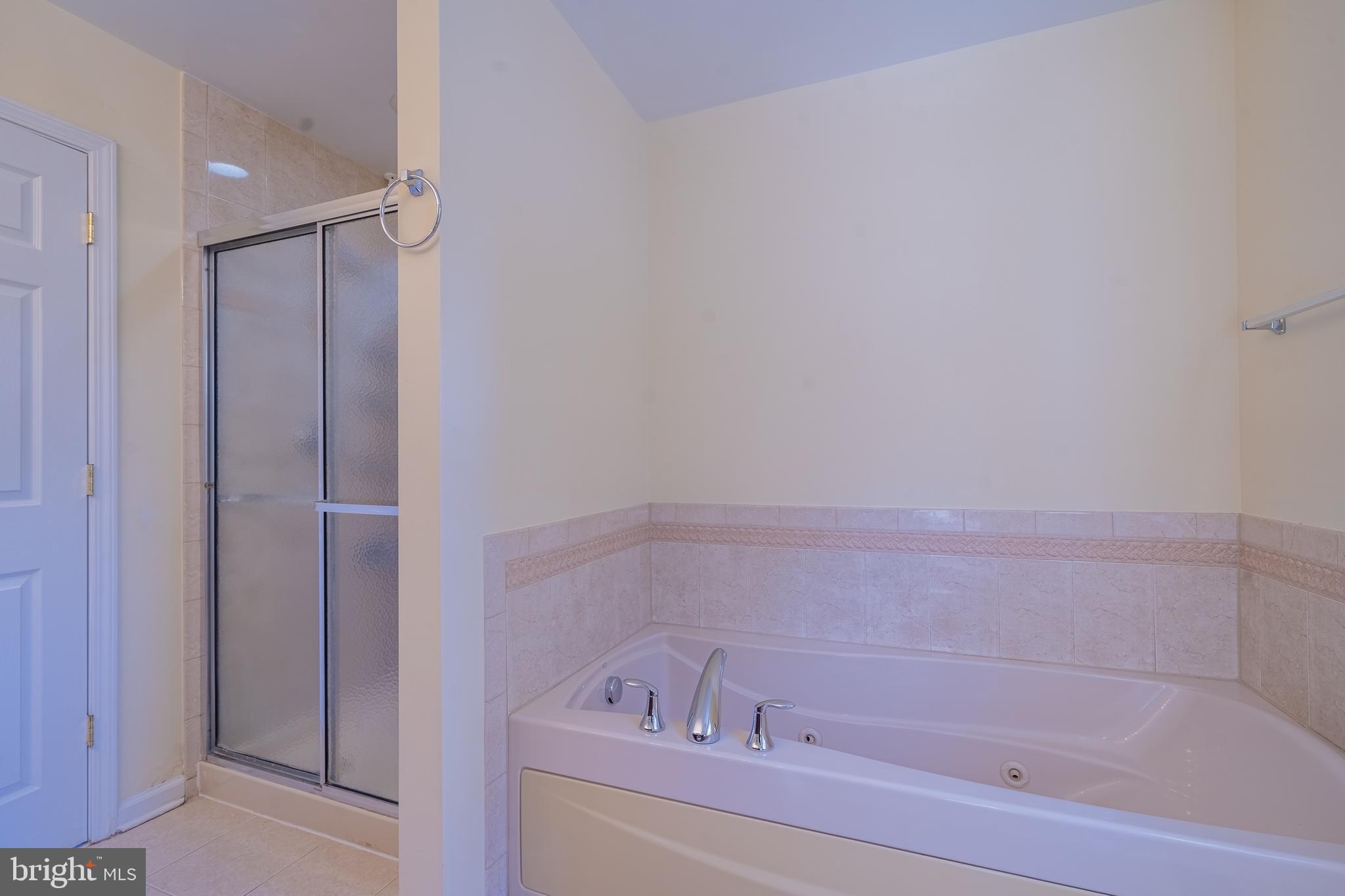 23 Homestead Drive Pemberton, NJ 08068 - Photo 34 of 40 a bathroom with a bathtub