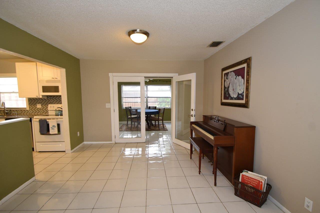 19478 Colorado Circle Boca Raton, FL 33434 - Photo 9 of 17 DSC_1351
