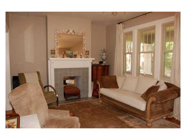 391 Tibet Road Columbus, OH 43202 - Photo 3 of 15