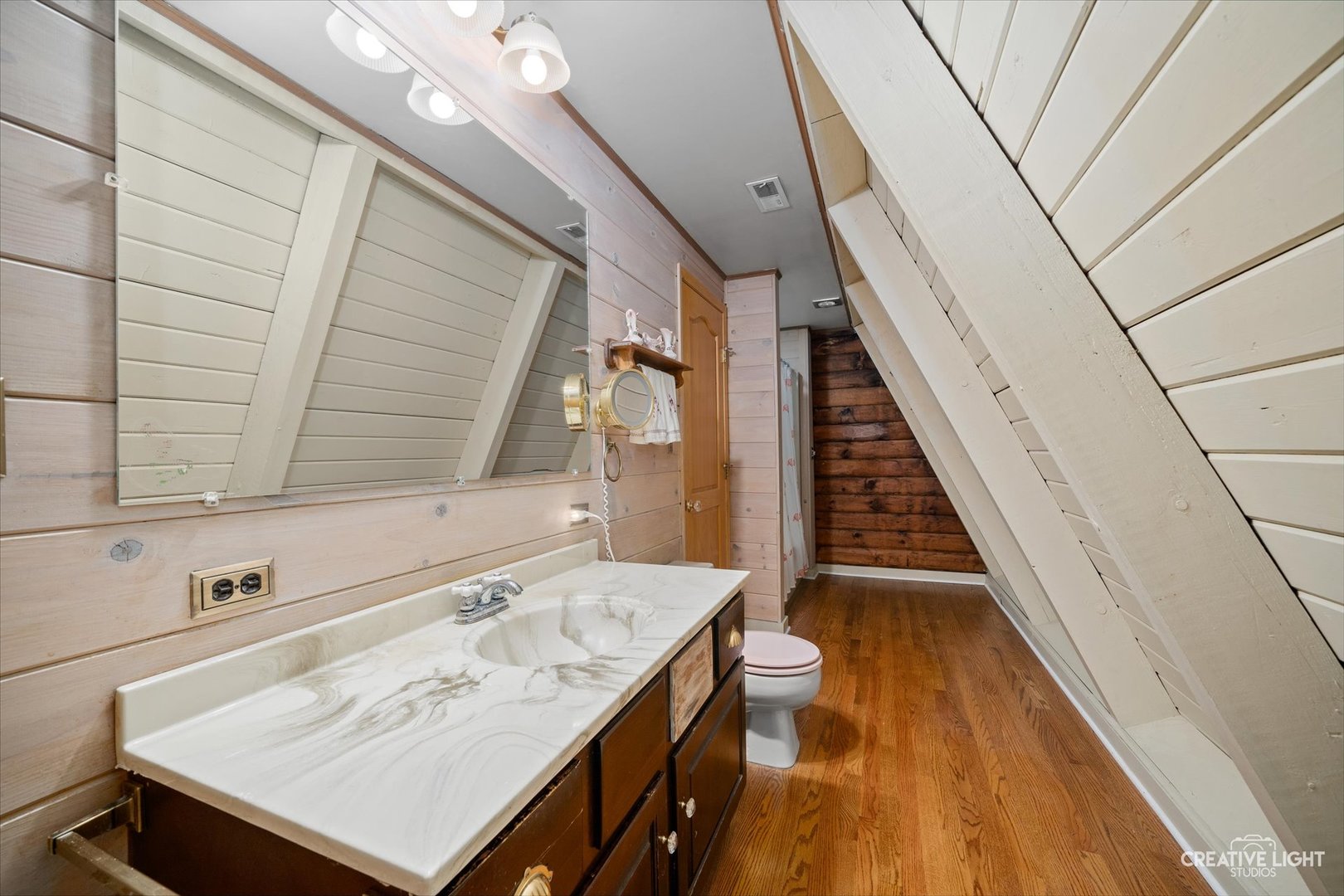 S011 County Farm Road Winfield, IL 60190 - Photo 13 of 18 a bathroom with a sink and mirror