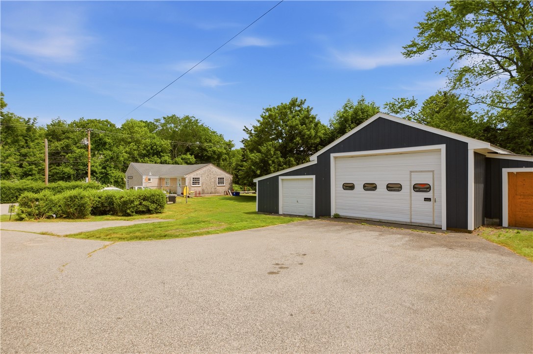 21 E Road Tiverton, RI 02878 - Photo 33 of 39