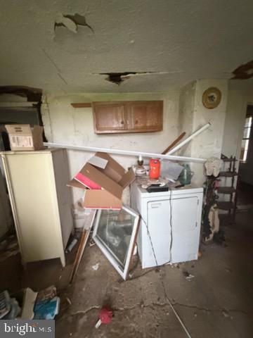 13804 Mercersburg Road Clear Spring, MD 21722 - Photo 5 of 48 a utility room with dryer and washer