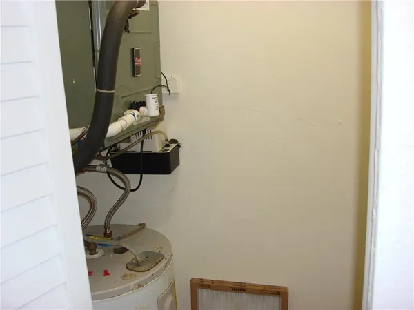 $1,950 | 770 Southeast 2nd Avenue, Unit 105F, Deerfield Beach, FL 33441