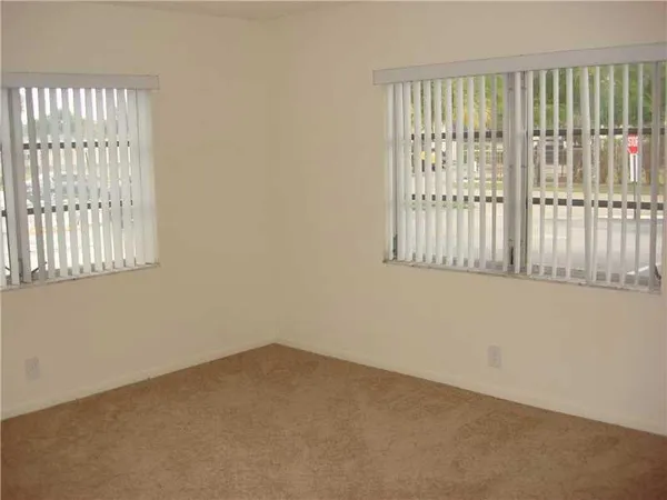 $1,950 | 770 Southeast 2nd Avenue, Unit 105F, Deerfield Beach, FL 33441