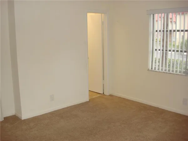 $1,950 | 770 Southeast 2nd Avenue, Unit 105F, Deerfield Beach, FL 33441