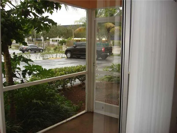 $1,950 | 770 Southeast 2nd Avenue, Unit 105F, Deerfield Beach, FL 33441