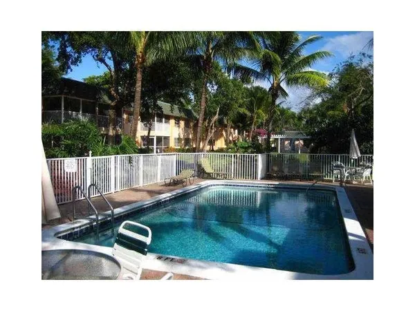 $1,950 | 770 Southeast 2nd Avenue, Unit 105F, Deerfield Beach, FL 33441