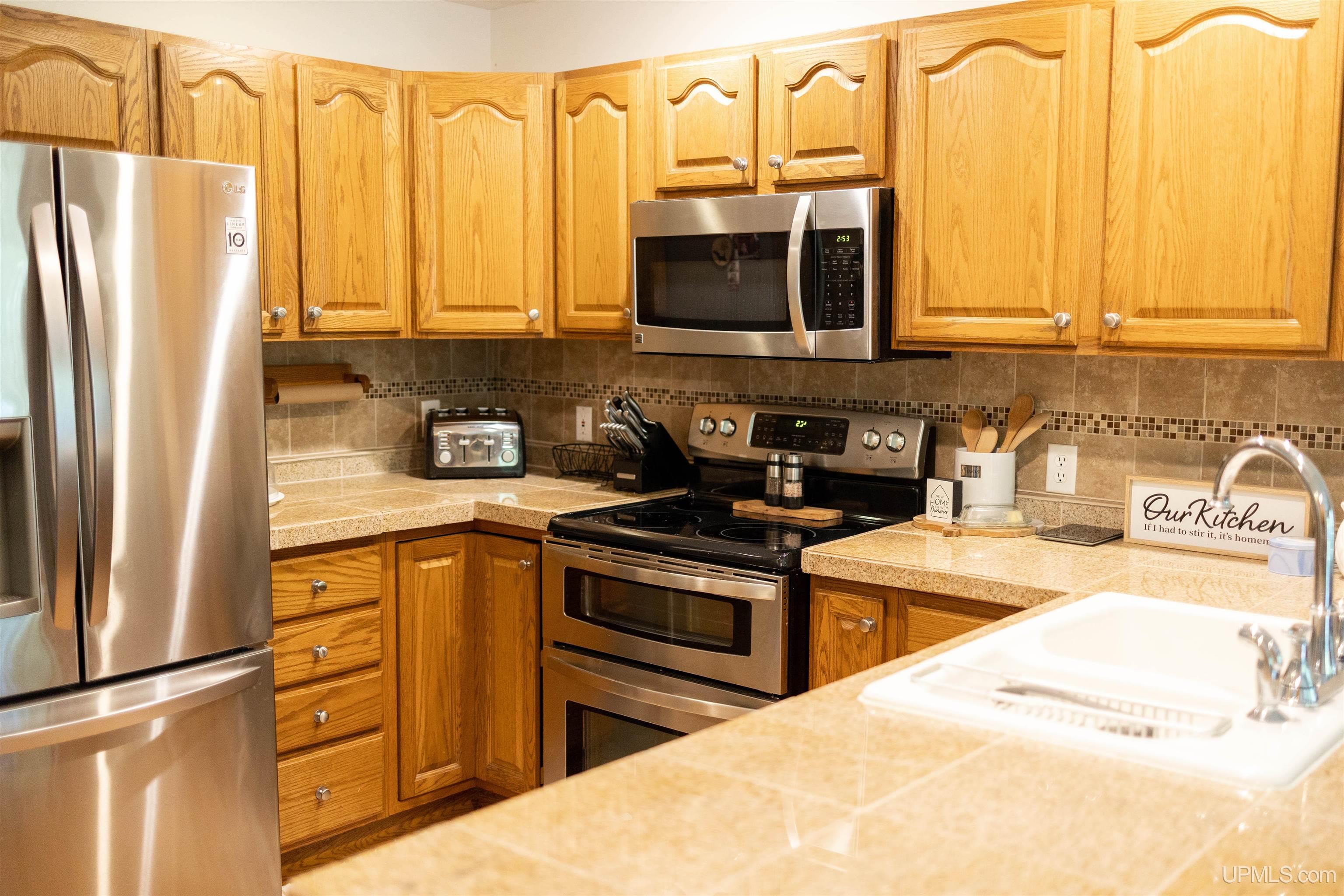 7770 Tipperary Road Gladstone, MI 49837 - Photo 14 of 40 Gallery Image 14