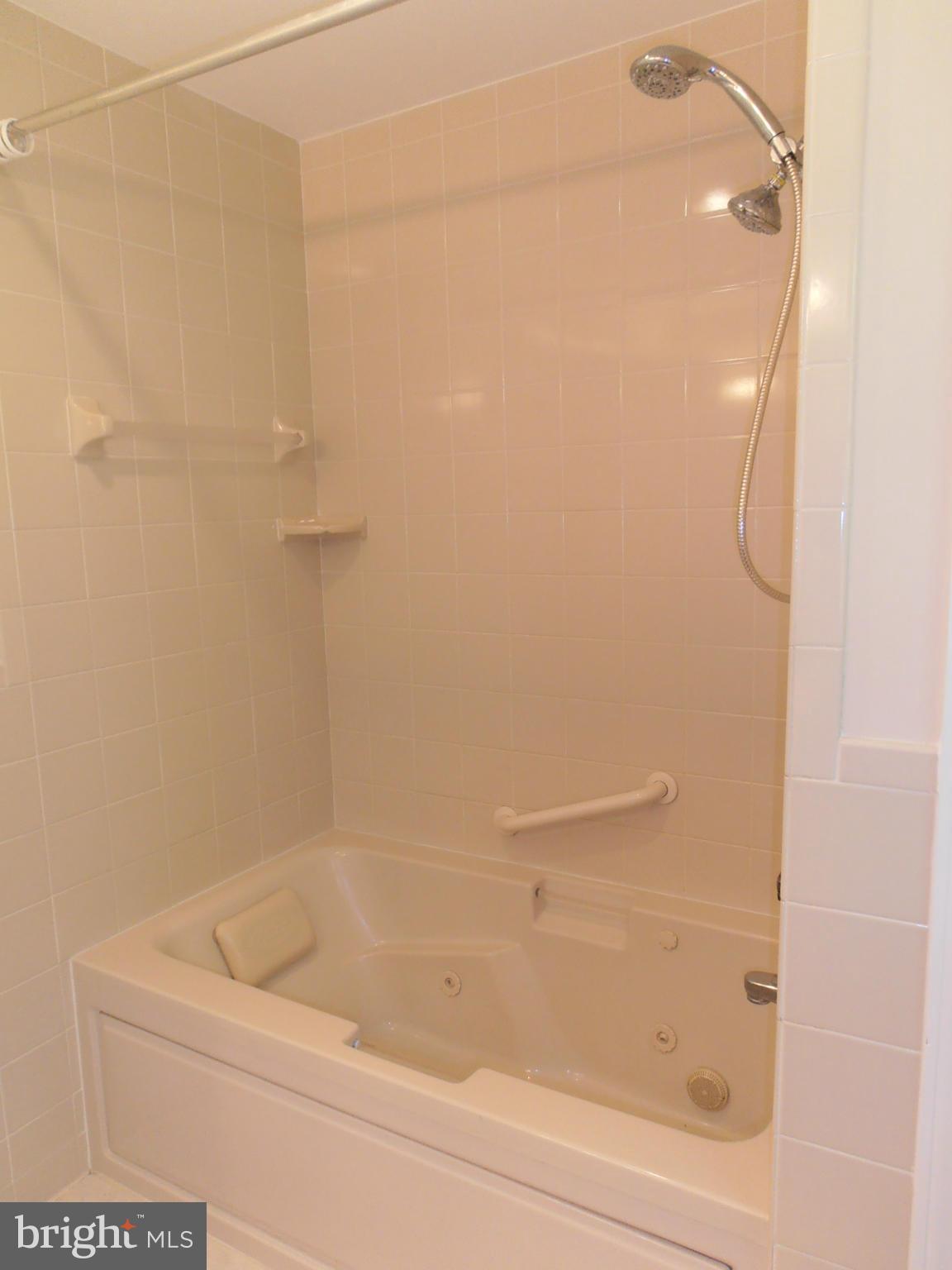 7 Decatur Avenue Annapolis, MD 21403 - Photo 22 of 30 a bathroom with a bathtub