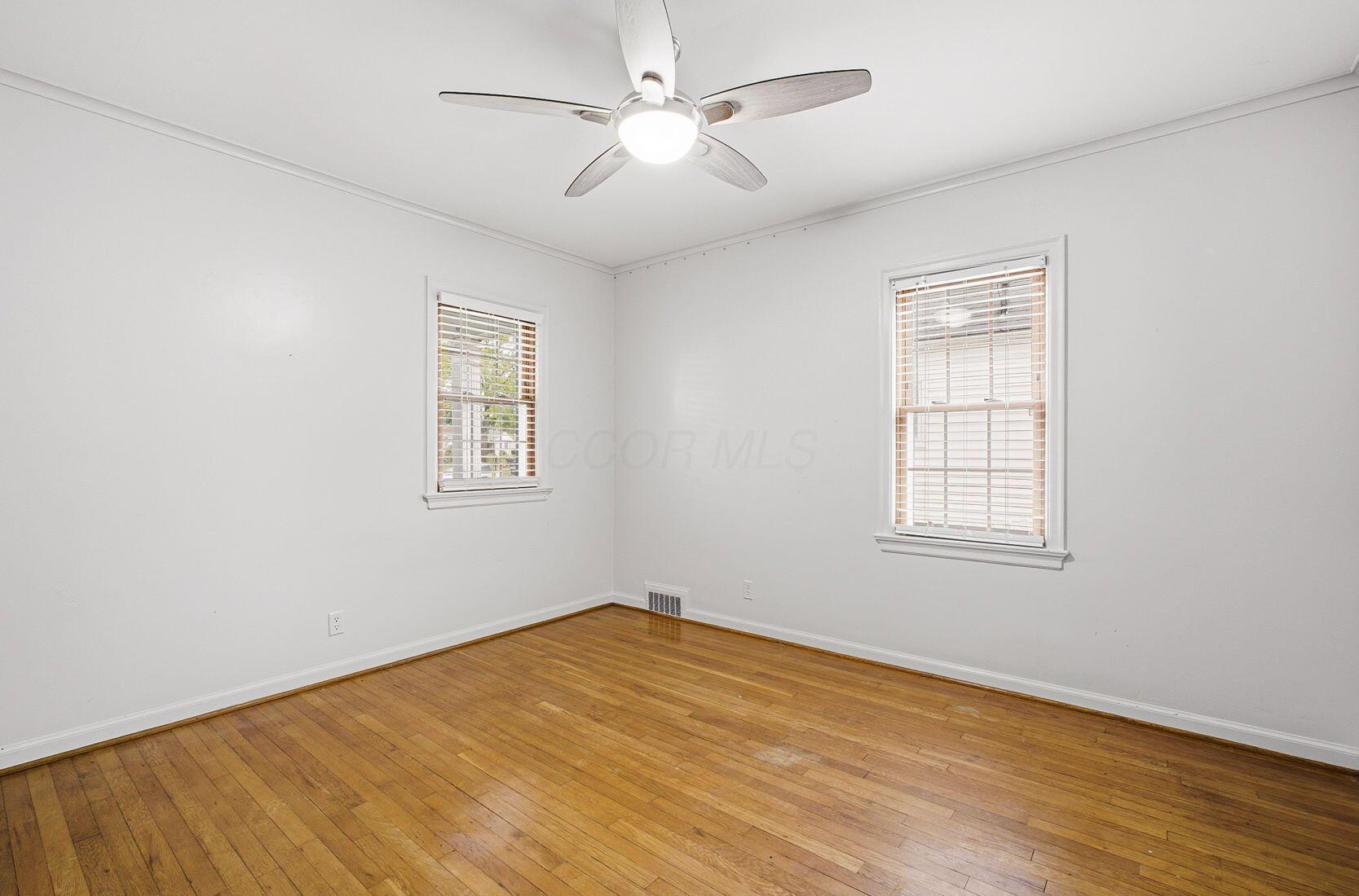 569 Walhalla Road Columbus, OH 43202 - Photo 24 of 42 Bedroom 2