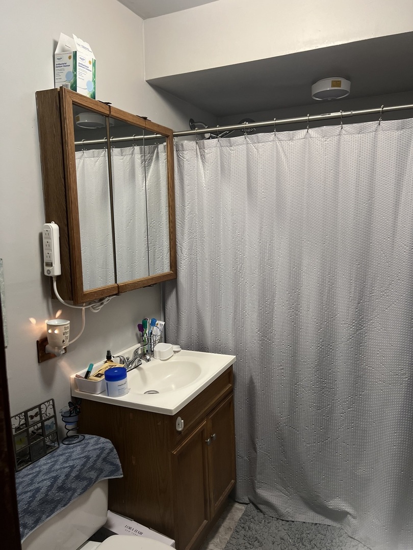 6812 Maple Court Bridgeview, IL 60455 - Photo 14 of 24