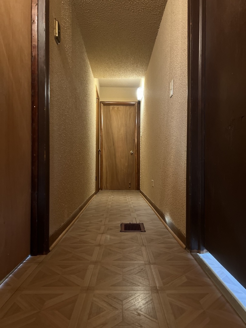 6812 Maple Court Bridgeview, IL 60455 - Photo 15 of 24