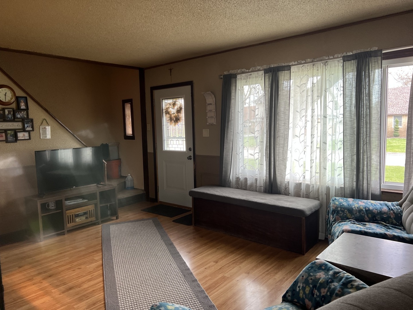 6812 Maple Court Bridgeview, IL 60455 - Photo 3 of 24