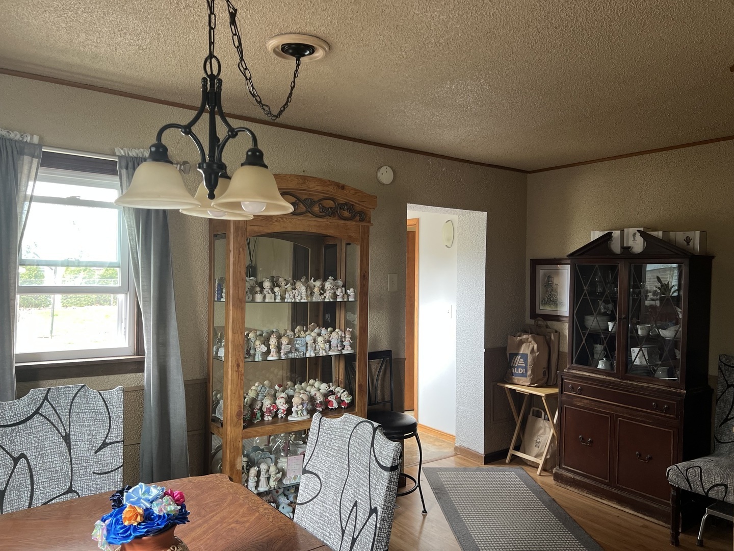 6812 Maple Court Bridgeview, IL 60455 - Photo 5 of 24