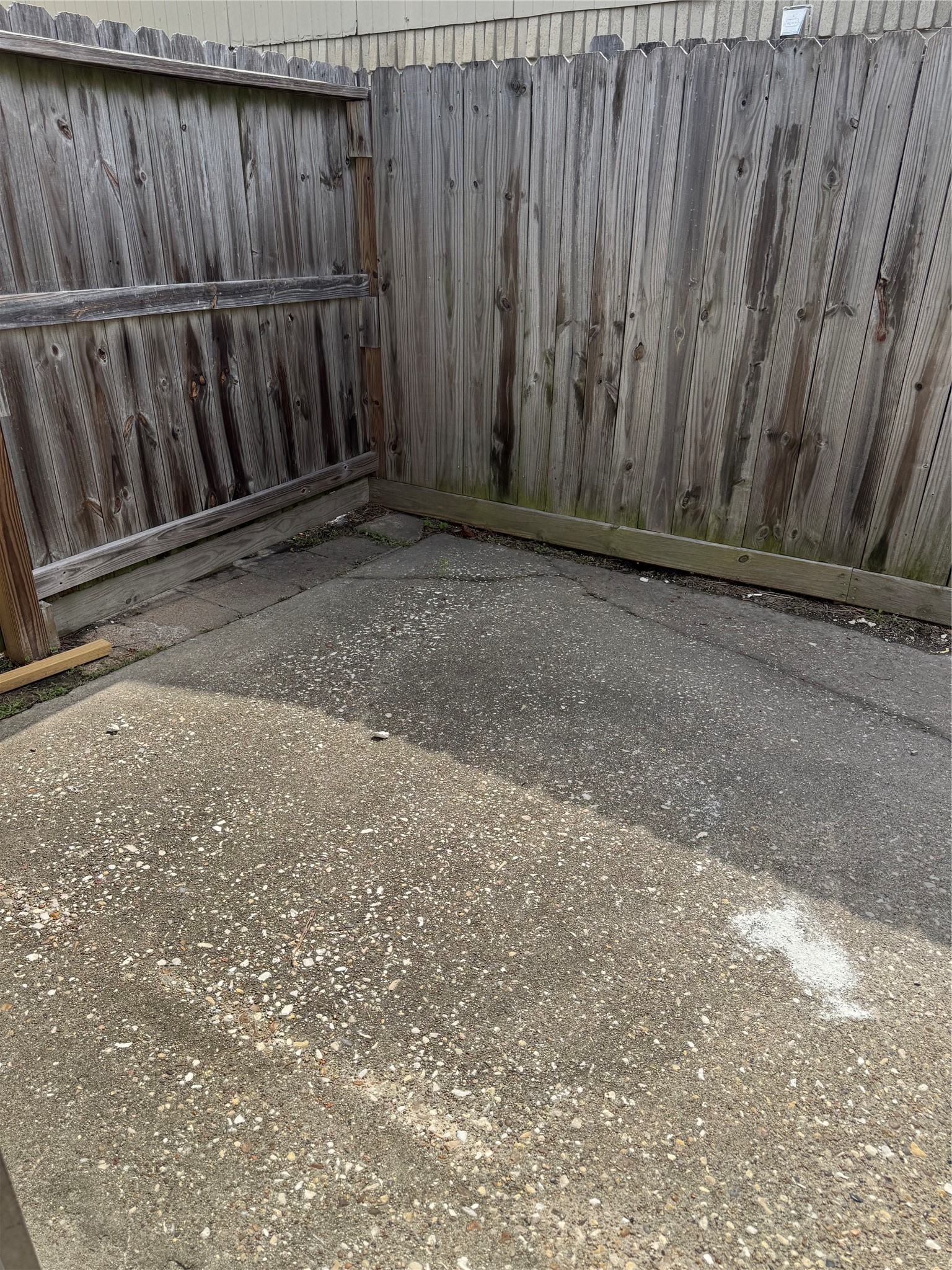 4435 Brookhead Trail Houston, TX 77066 - Photo 18 of 20 a view of wooden fence