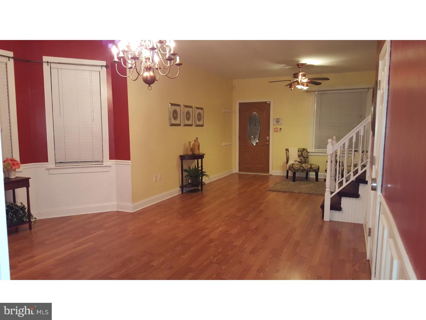 400 Rutledge Avenue Folsom, PA 19033 - Photo 6 of 22 Living Room