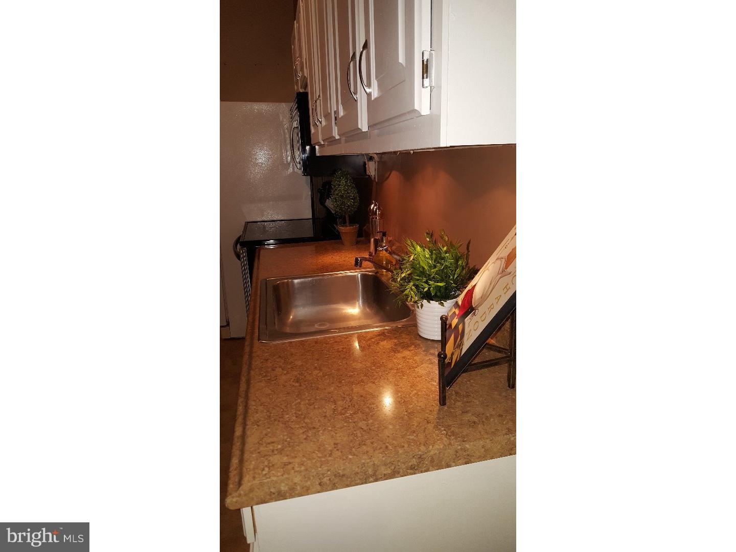 400 Rutledge Avenue Folsom, PA 19033 - Photo 9 of 22 Kitchen