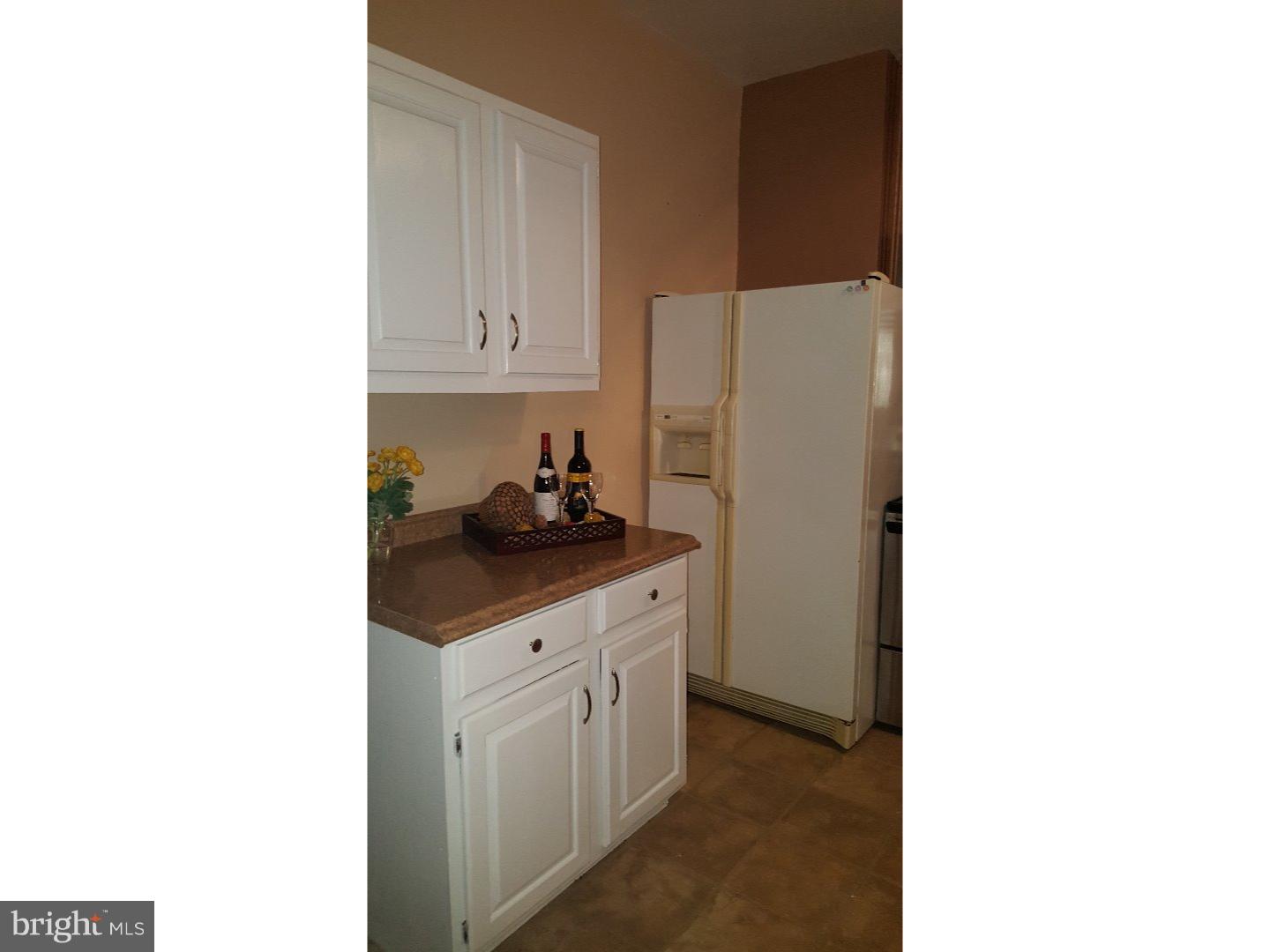 400 Rutledge Avenue Folsom, PA 19033 - Photo 10 of 22 Kitchen