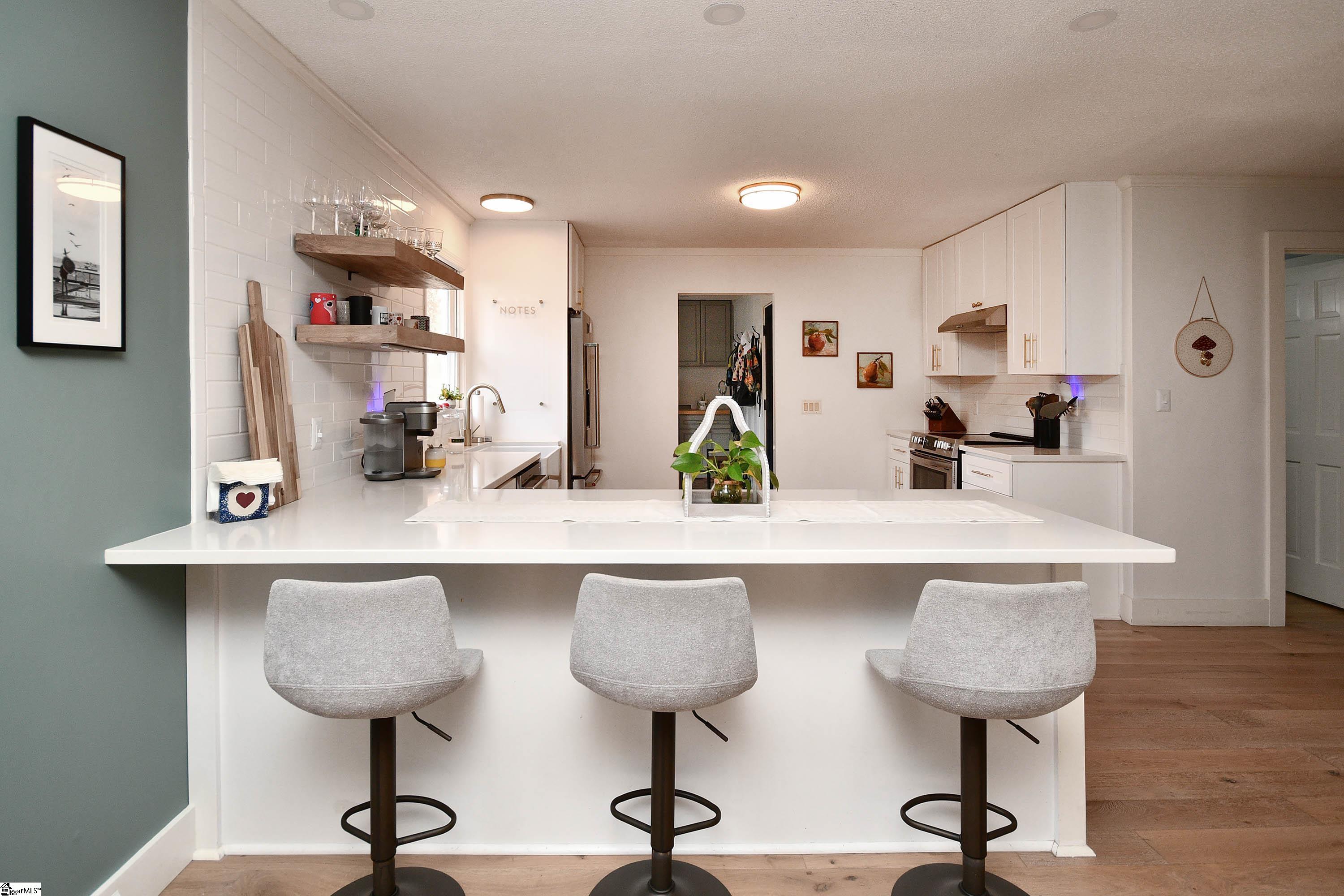 302 Stallings Road Taylors, SC 29687 - Photo 2 of 39