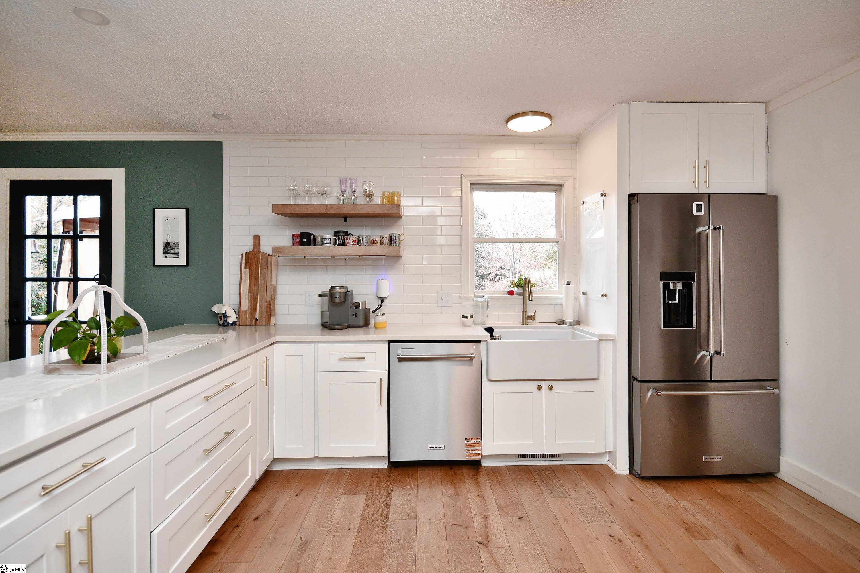 302 Stallings Road Taylors, SC 29687 - Photo 3 of 39