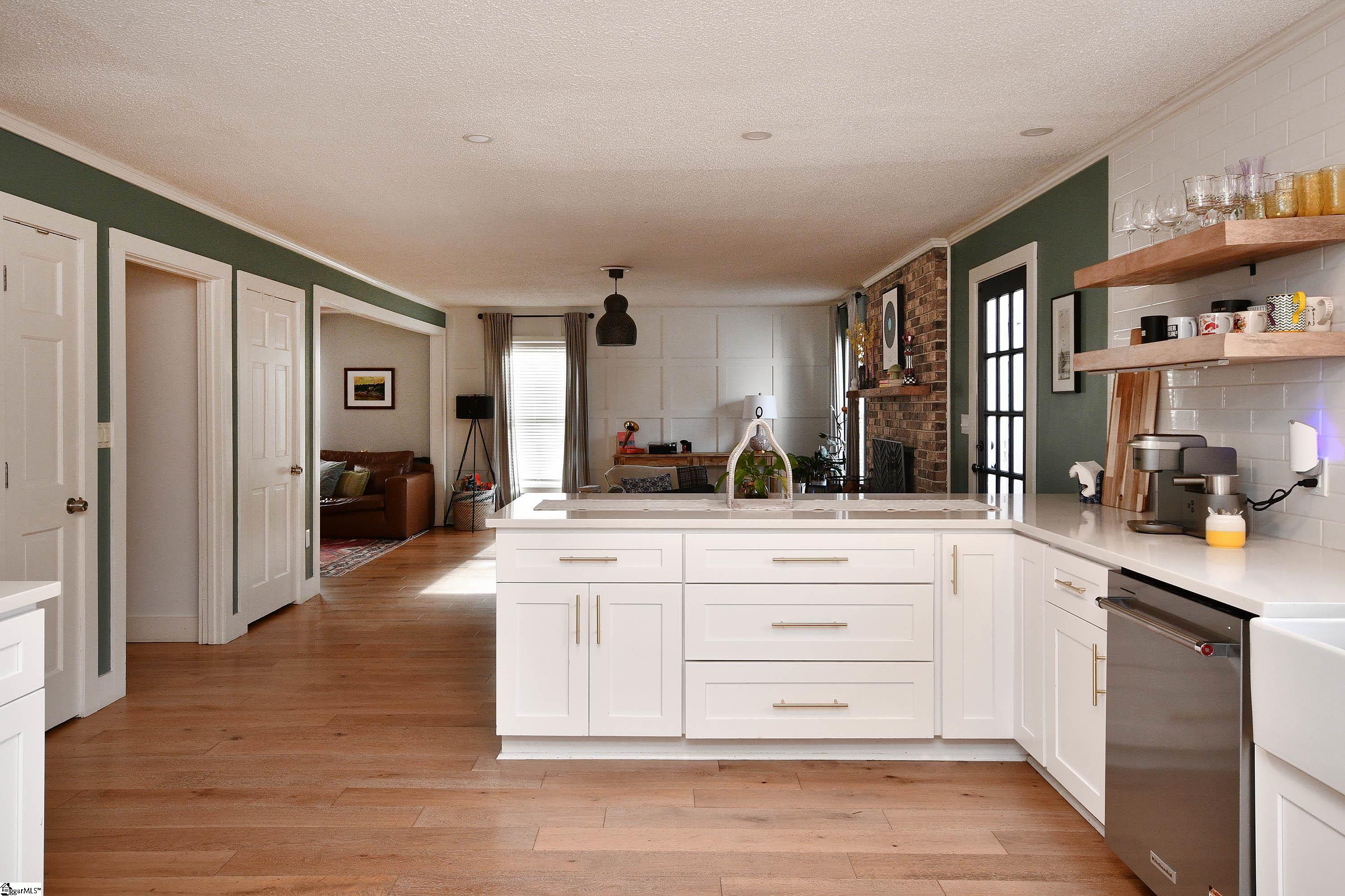 302 Stallings Road Taylors, SC 29687 - Photo 5 of 39