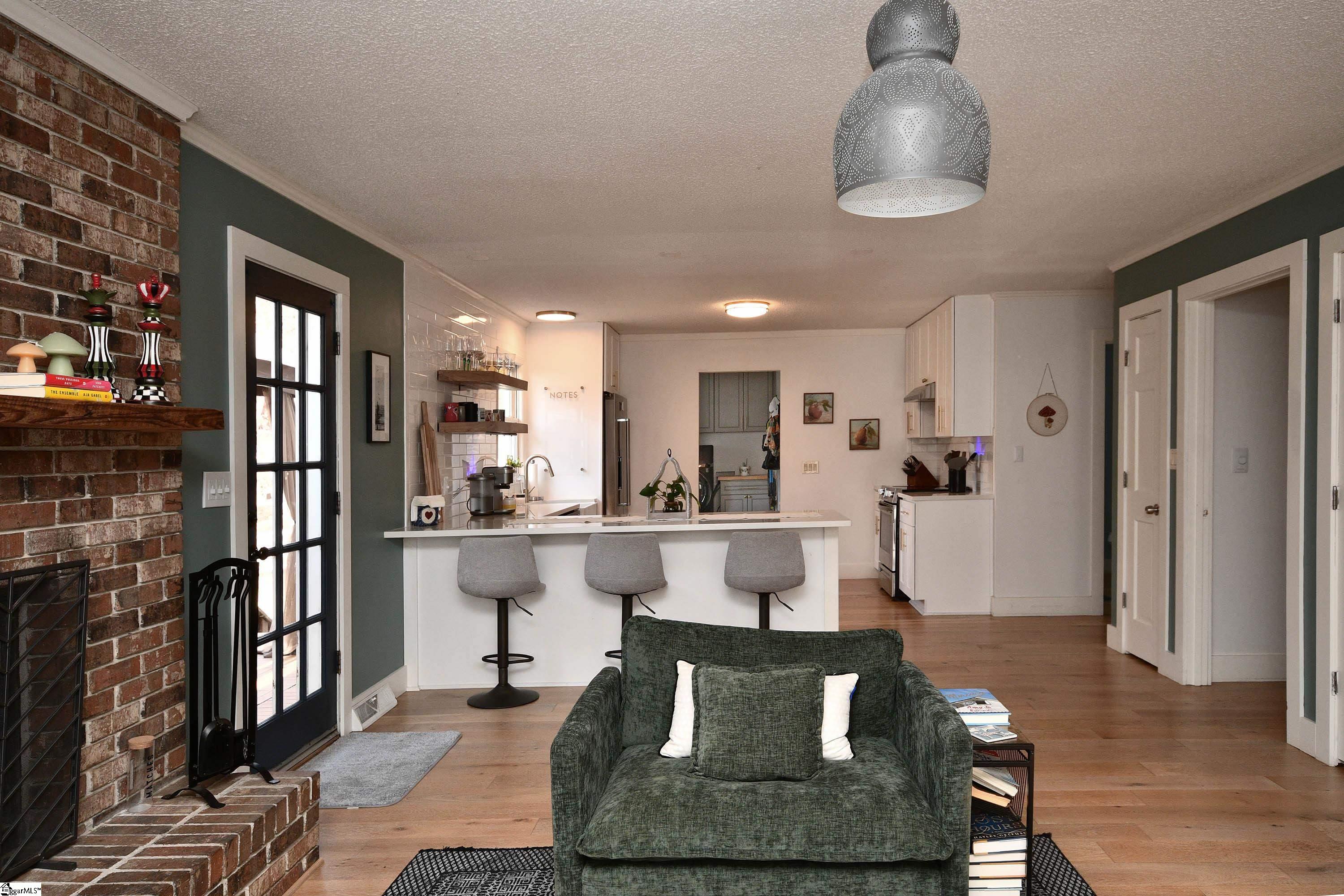 302 Stallings Road Taylors, SC 29687 - Photo 7 of 39