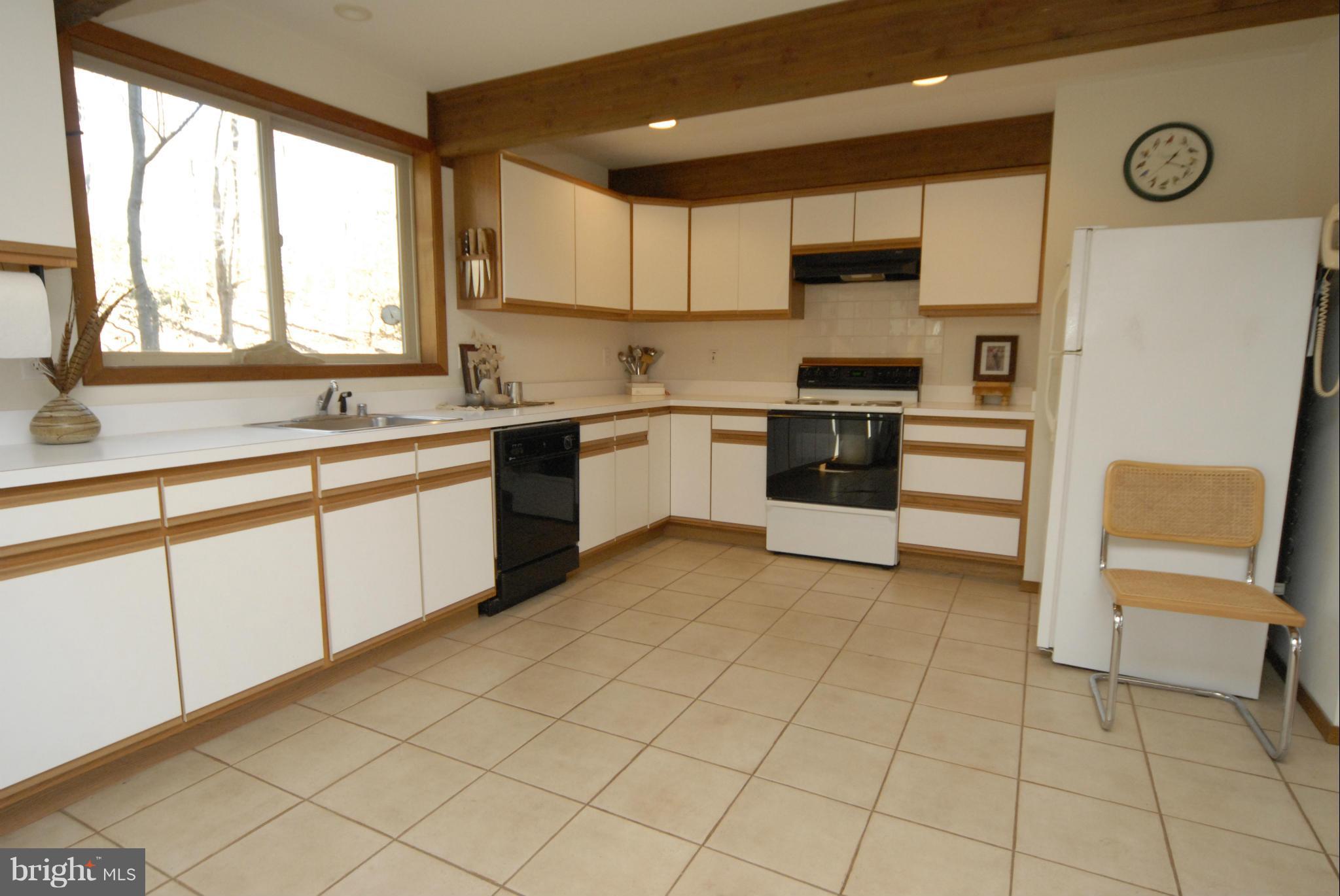 5537 Etzler Road Frederick, MD 21702 - Photo 8 of 29 Kitchen