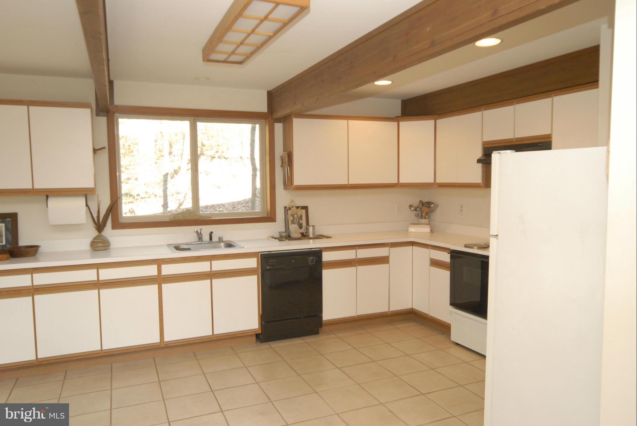 5537 Etzler Road Frederick, MD 21702 - Photo 9 of 29 Kitchen