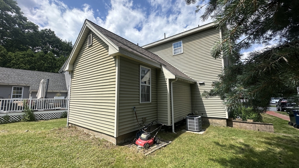 7 Tanners Path Marlborough, MA 01752 - Photo 31 of 34