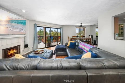 $730,000 | 1425 2nd Street, Unit 301, Long Beach, CA 90802