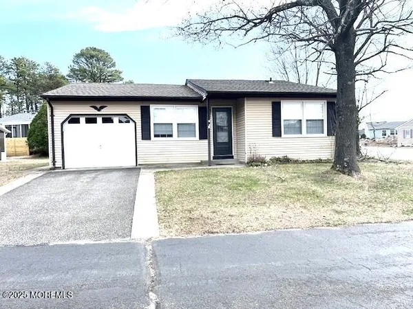 $2,000 | 38 Keene Street, Unit 70, Whiting, NJ 08759