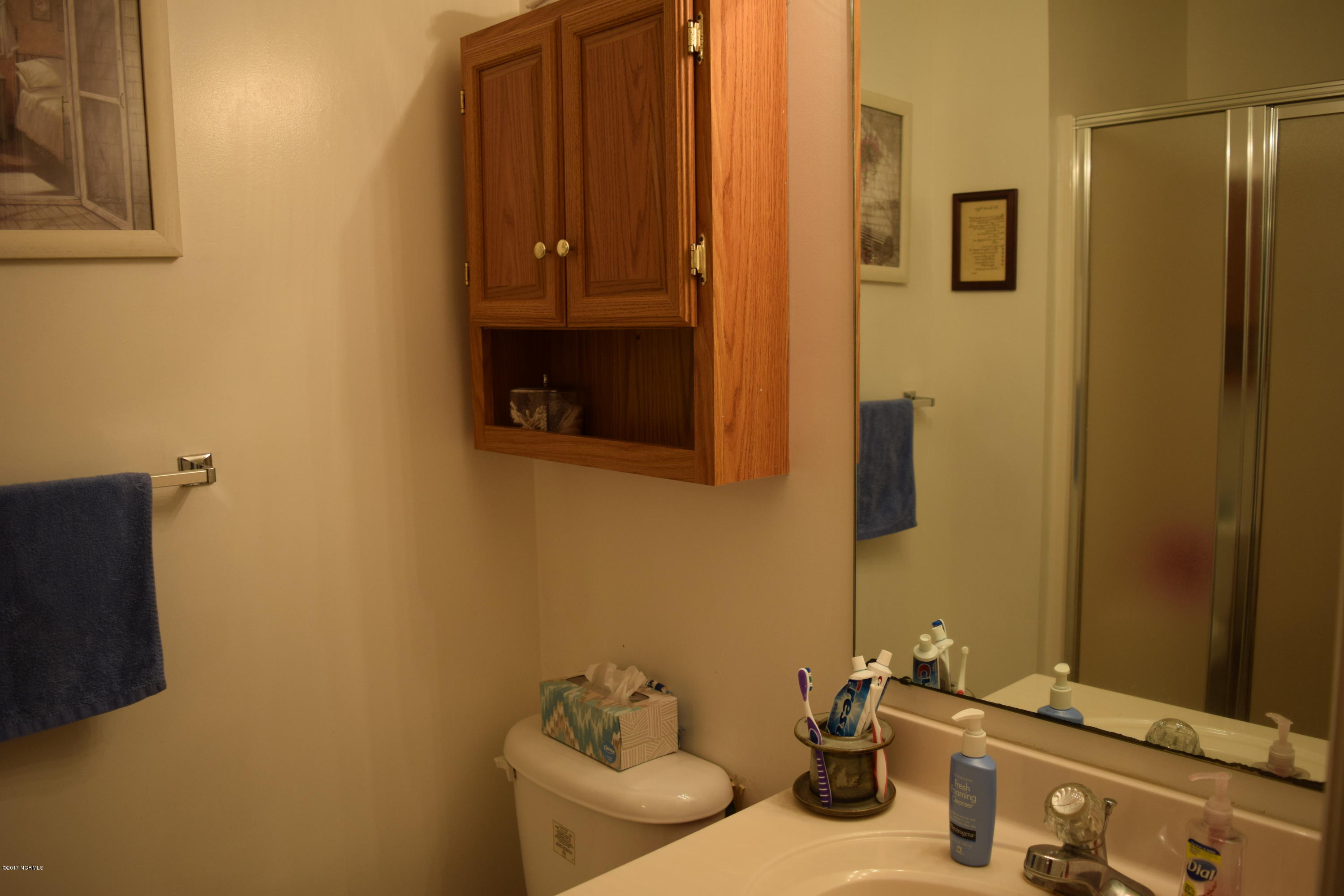 303 Barbour Road, Unit 1003 Morehead City, NC 28557 - Photo 14 of 25 BATHROOM VIEW