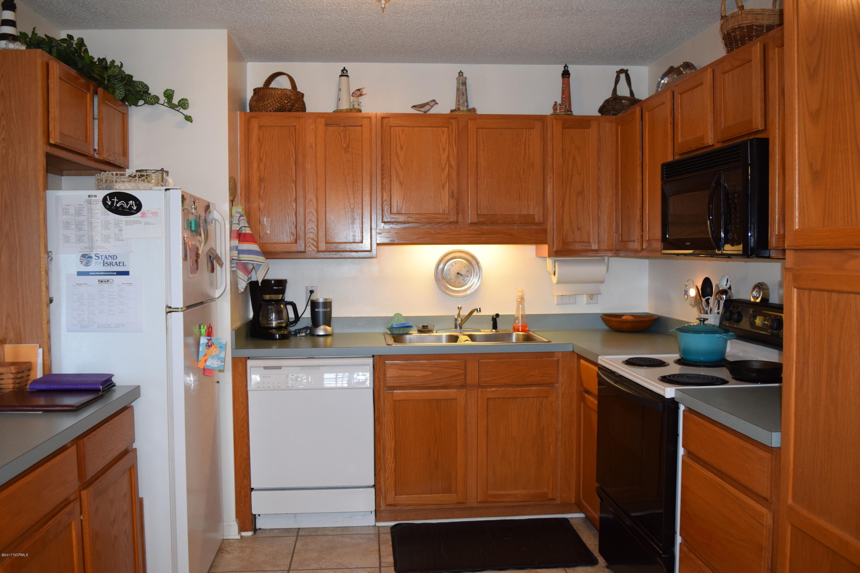 303 Barbour Road, Unit 1003 Morehead City, NC 28557 - Photo 10 of 25 KITCHEN VIEW