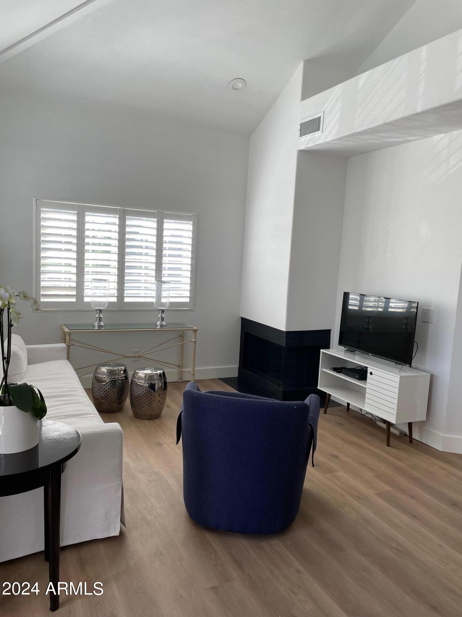 7710 East Gainey Ranch Road, Unit 214 Scottsdale, AZ 85258 - Photo 7 of 23 Great Room