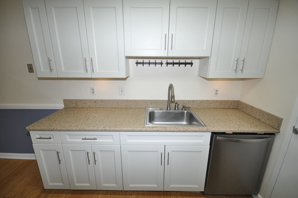 46 Silver Hill Lane, Unit 4 Natick, MA 01760 - Photo 6 of 32