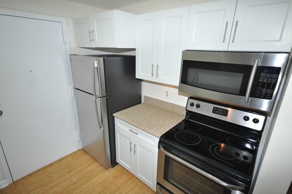 46 Silver Hill Lane, Unit 4 Natick, MA 01760 - Photo 7 of 32