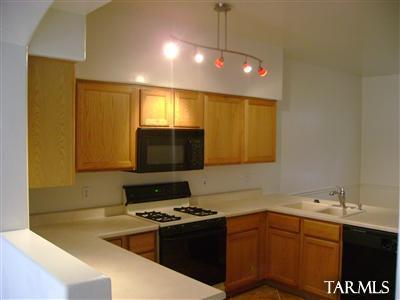 374 West Windowmaker Road Tucson, AZ 85737 - Photo 2 of 6